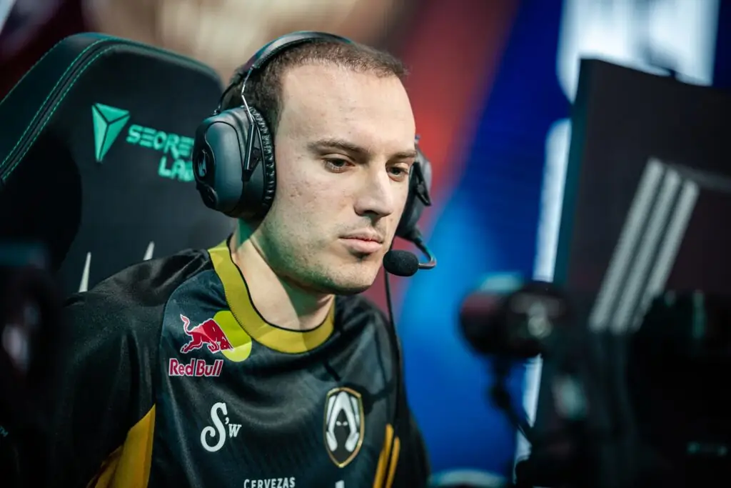 Perkz aposenta o mouse após publicar uma grande novidade