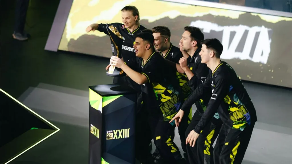 Na’Vi campeã